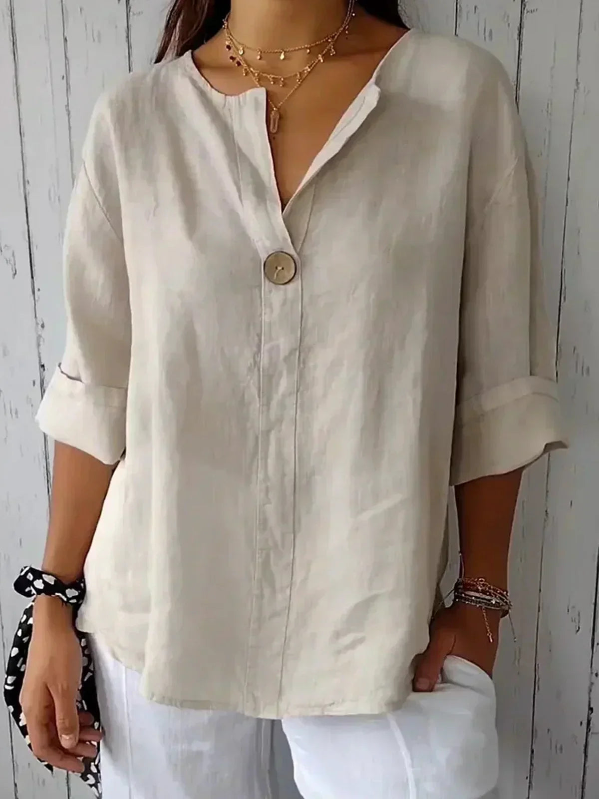 Mira | Effortless V-Neck Blouse