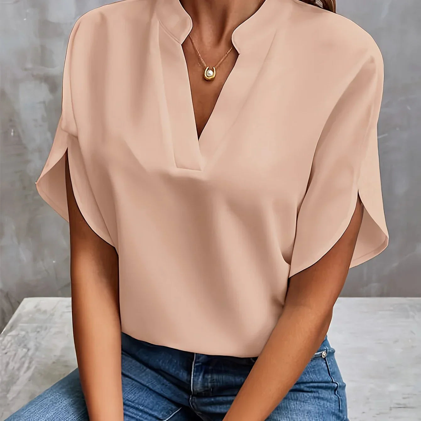 Evelyn | Chic Casual Blouse