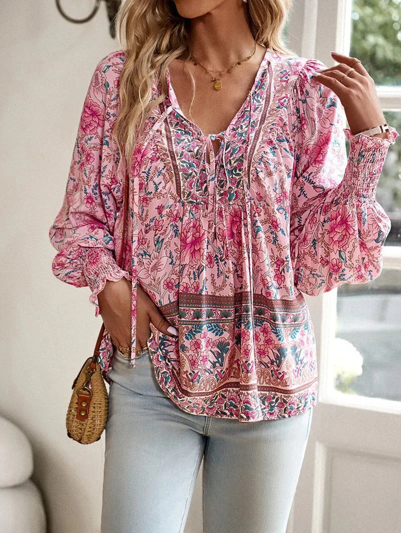 Lia | Chic Floral Blouse